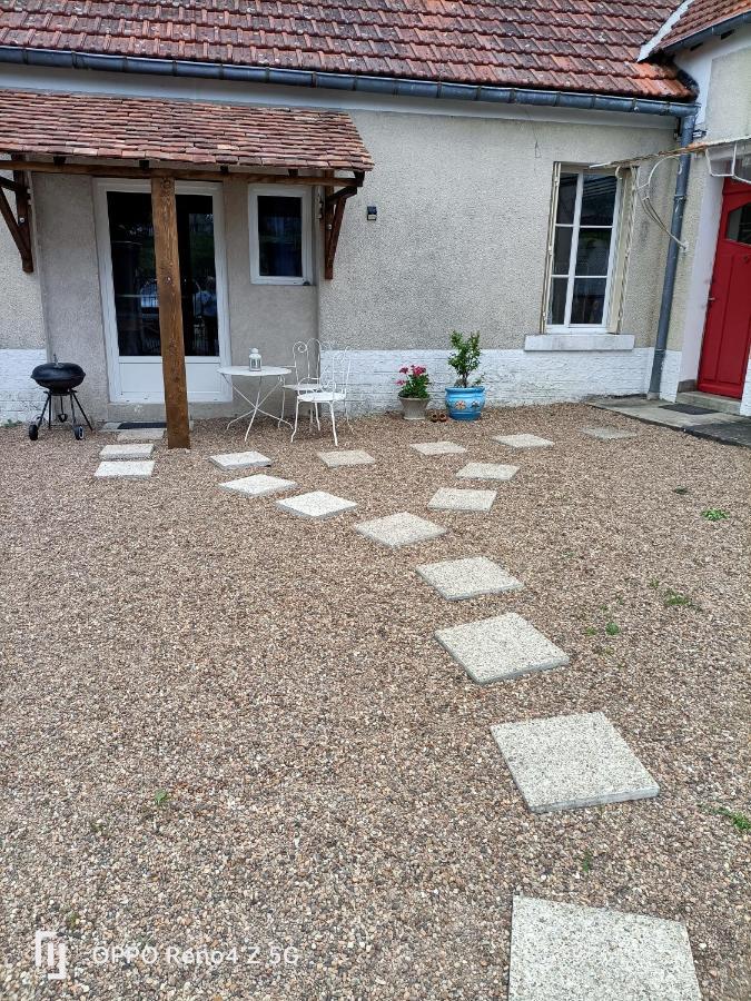 GITE INSOLITE Le Pressoir en Touraine Vallières-les-Grandes Extérieur photo