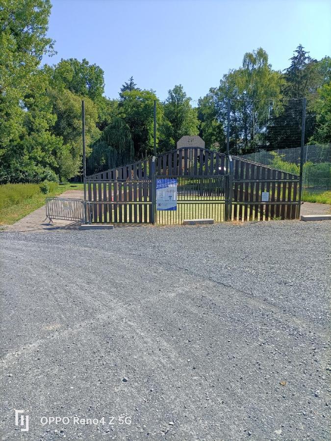 GITE INSOLITE Le Pressoir en Touraine Vallières-les-Grandes Extérieur photo